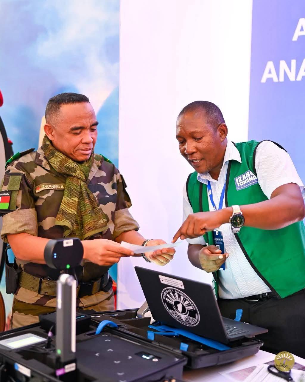 NISANTATRA NY FISORATANA ANARANA BIOMETRIKA NY FILOHAN' NY FANAVAOZANA NY REPOBLIKA SY IREO MPANOLOTSAINA AVO, IREO ANDRIMPANJAKANA, ARY NY GOVERNEMANTA