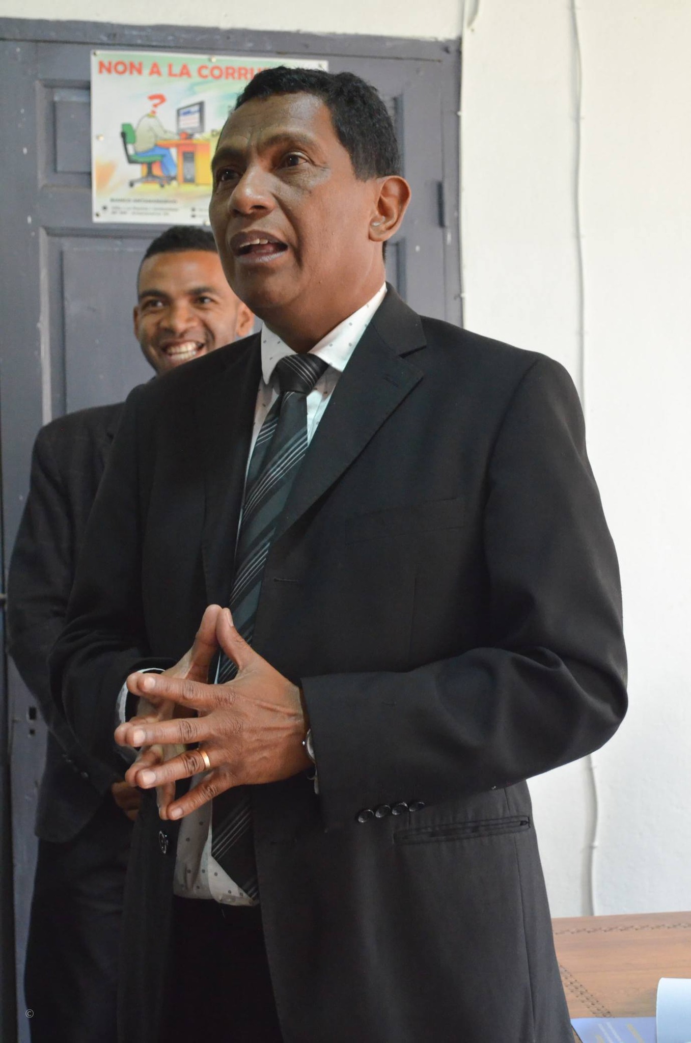 AMPERINASA IREO RAFITRA VAOVAO NAPETRAKA EO ANIVON' NY ANIVON' NY OMDA