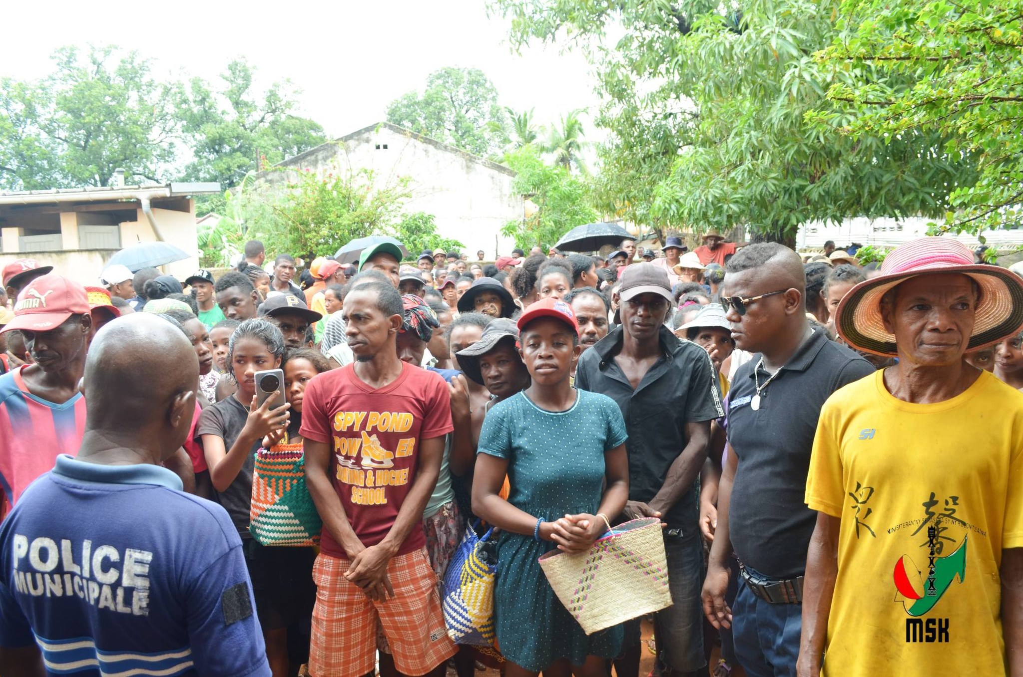 MIROTSAKA ENY AN-KIANJA NY FITONDRAM-PANJAKANA MANONTOLO MANAO TANAN-DAVA MAMONJY NY MPIRAY TANINDRAZANA